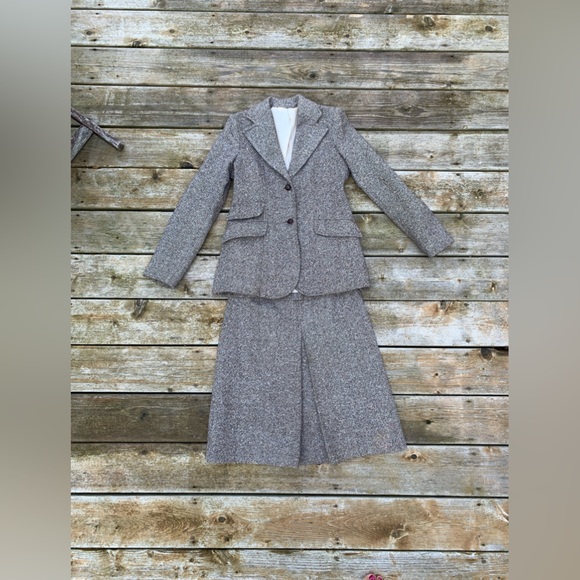 Vintique Tweed 24” Waist all Wool Lined Skirt and 2 button Pockets Jacket Suit - Picture 11 of 16